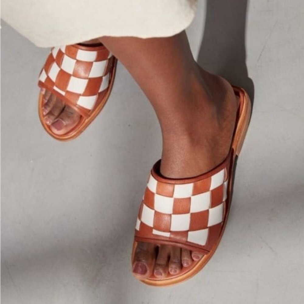 Zou Xou tan brown and white Checkerboard Quinta Slides Sandals 7